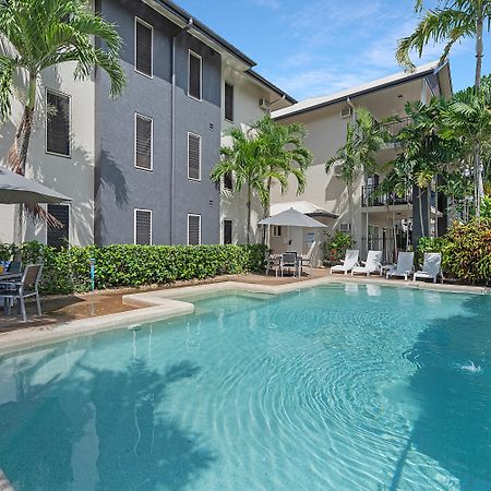 Bay Village Tropical Retreat & Apartments Кернс Екстер'єр фото