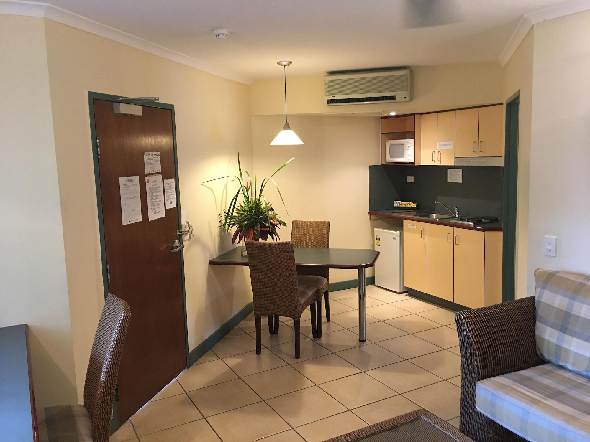 Bay Village Tropical Retreat & Apartments Кернс Екстер'єр фото