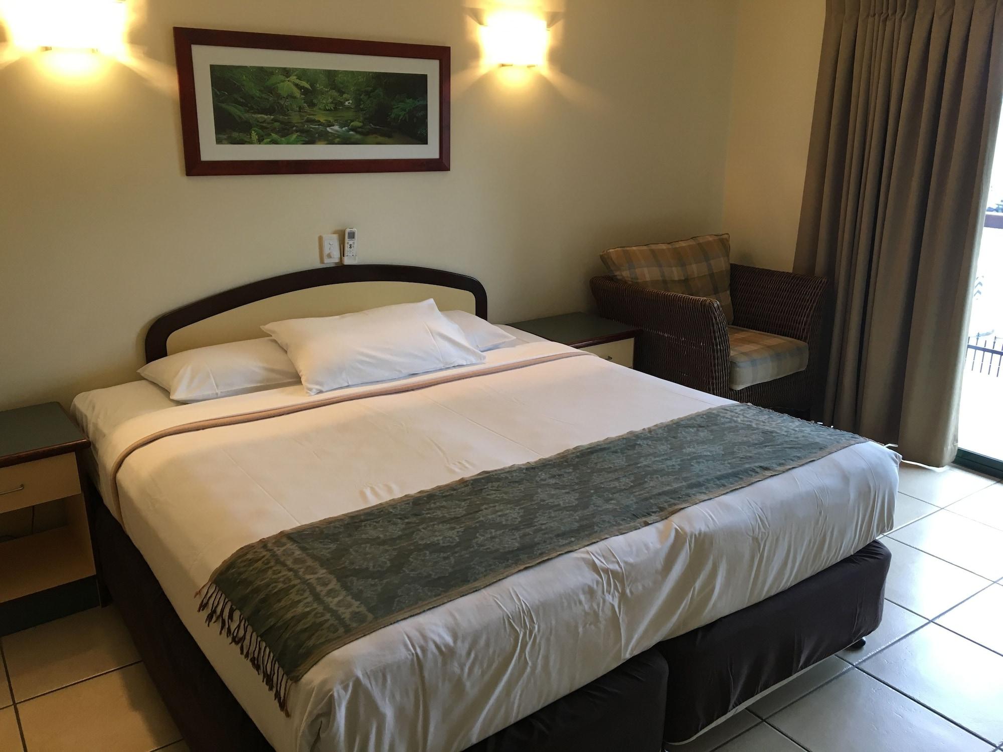 Bay Village Tropical Retreat & Apartments Кернс Екстер'єр фото