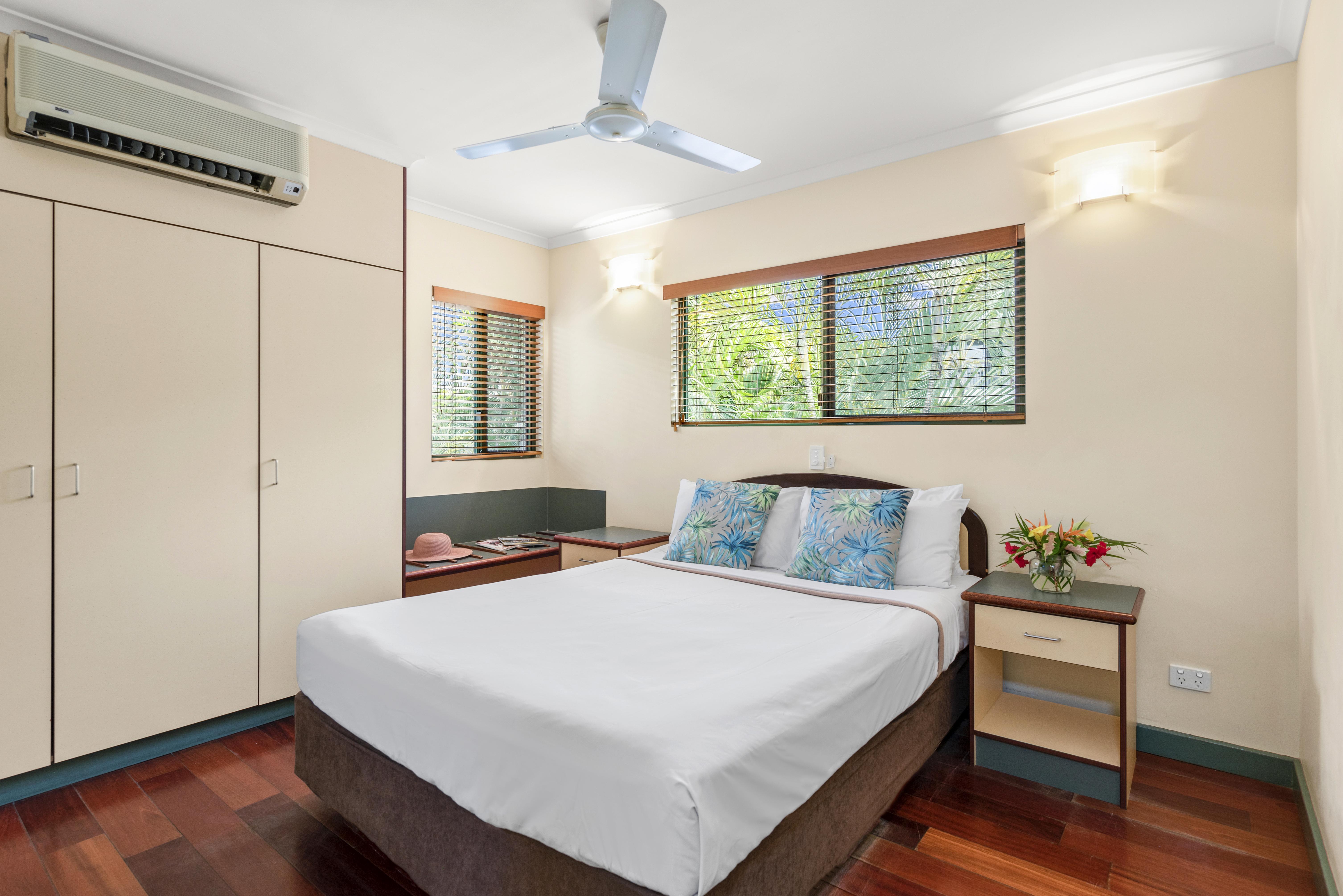 Bay Village Tropical Retreat & Apartments Кернс Екстер'єр фото