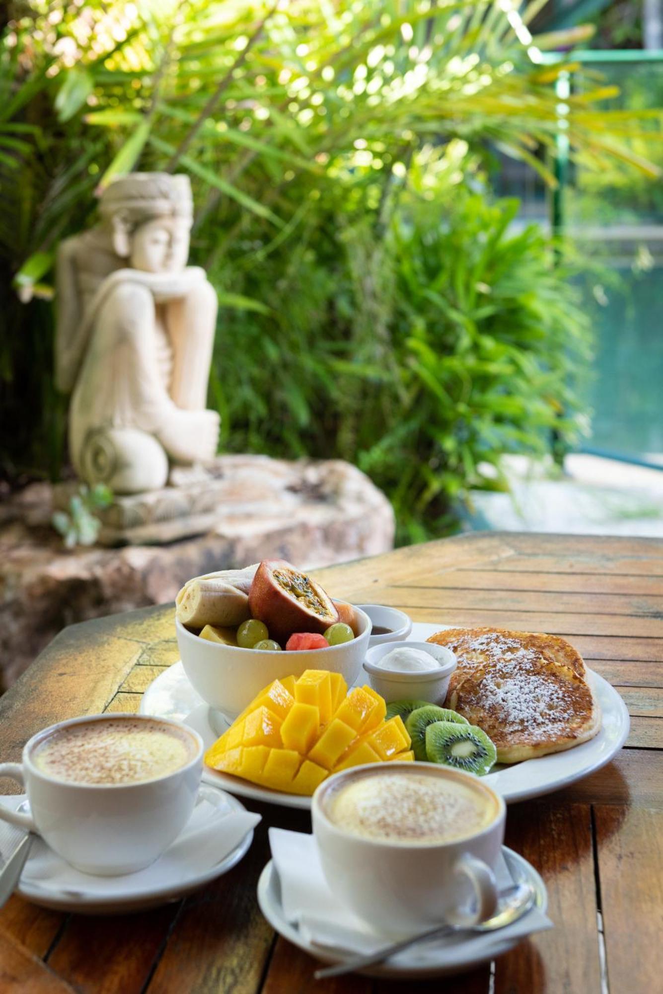 Bay Village Tropical Retreat & Apartments Кернс Екстер'єр фото