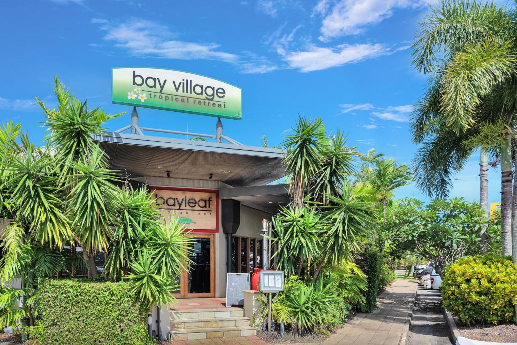 Bay Village Tropical Retreat & Apartments Кернс Екстер'єр фото