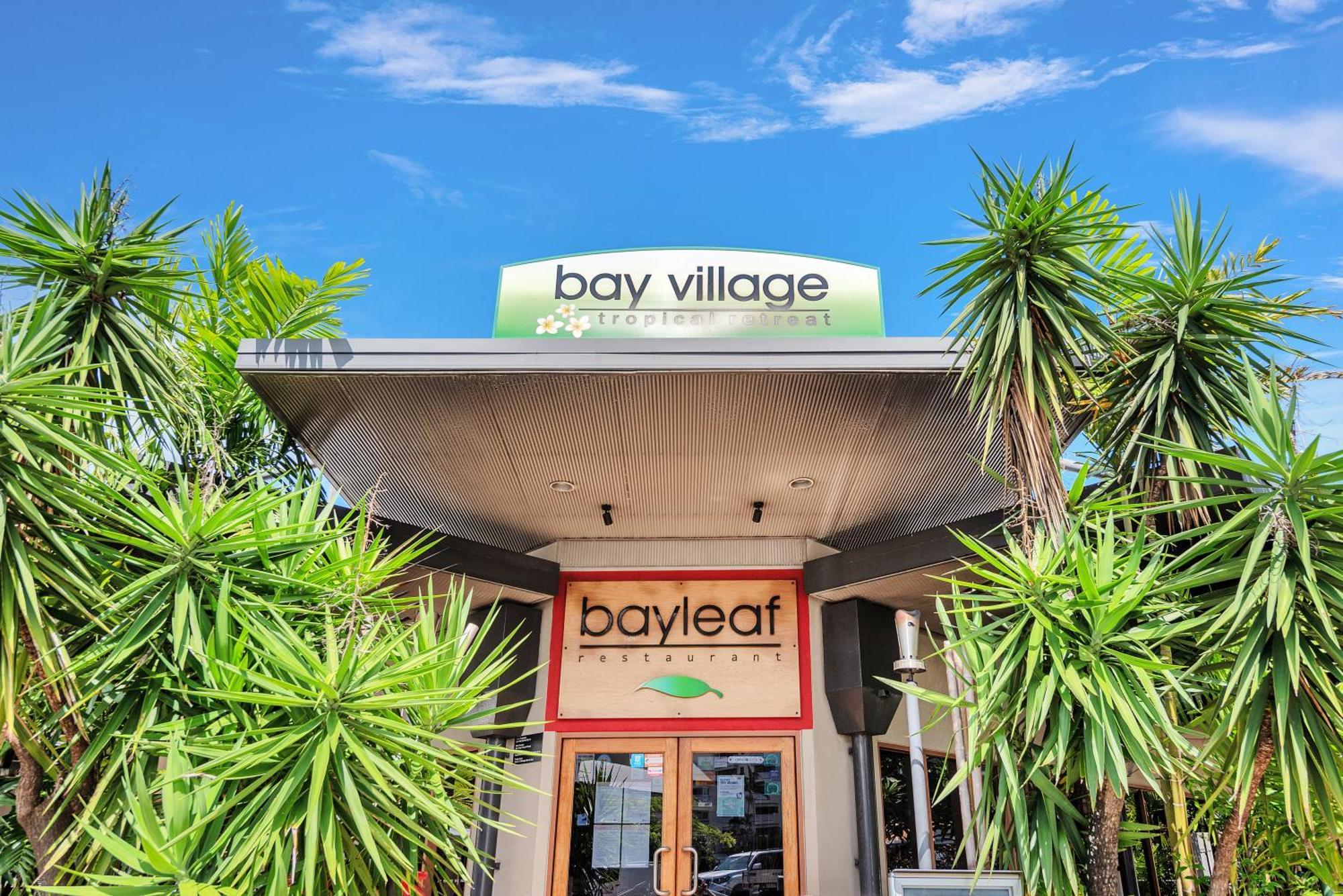 Bay Village Tropical Retreat & Apartments Кернс Екстер'єр фото