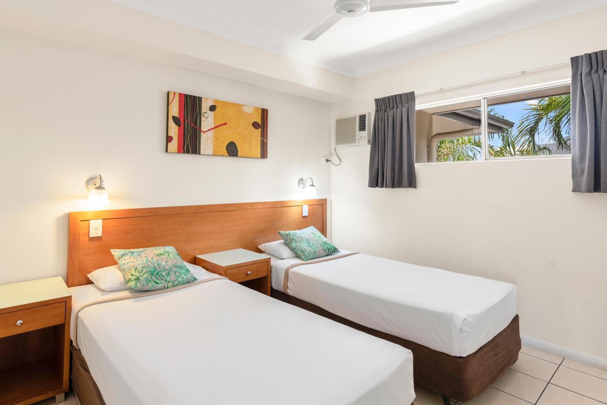 Bay Village Tropical Retreat & Apartments Кернс Екстер'єр фото